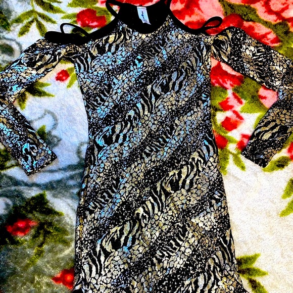 Streetwear Society - Black & Gold Shimmer Dress - Picture 4 of 6